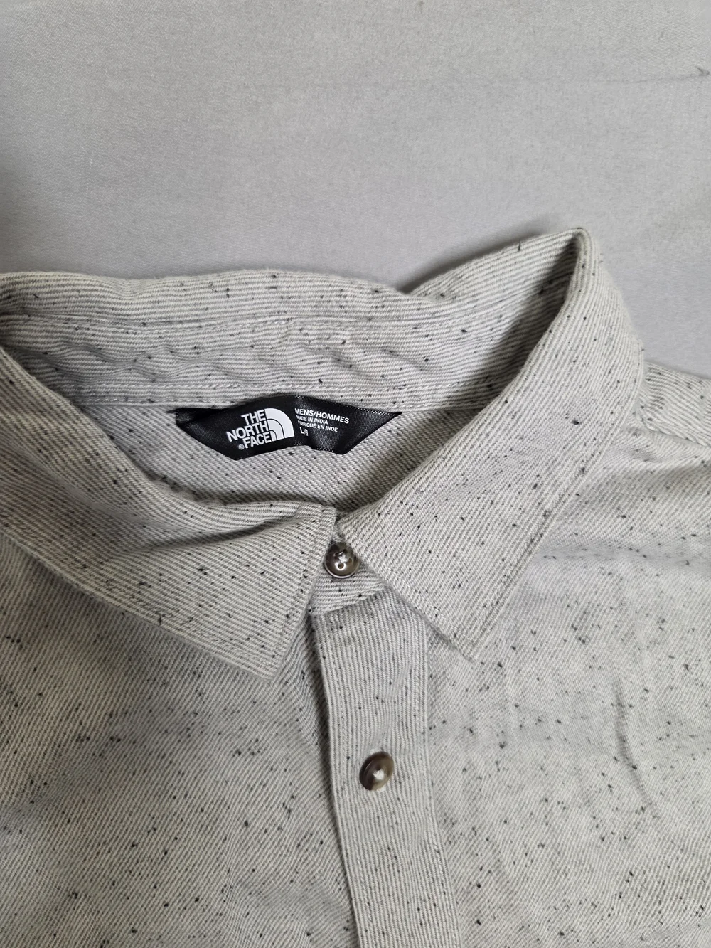The North Face Mens L Gray Speckled Soft Cotton Flannel Button Down Shirt